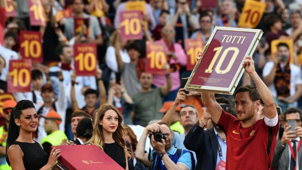 Francesco Totti bids farewell to football