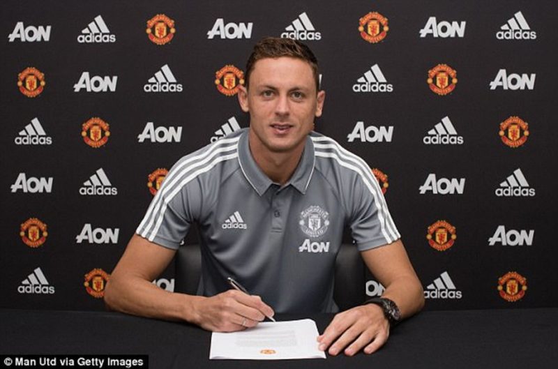 Matic signs for Man United