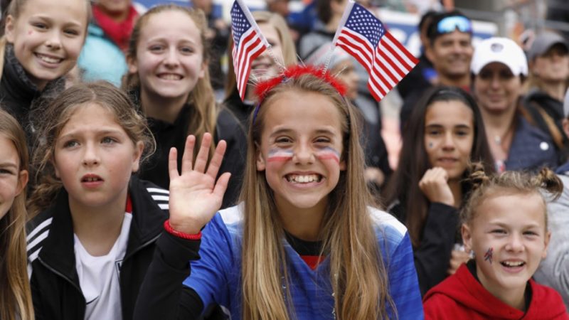 Fans of the USMNT cheering their team on