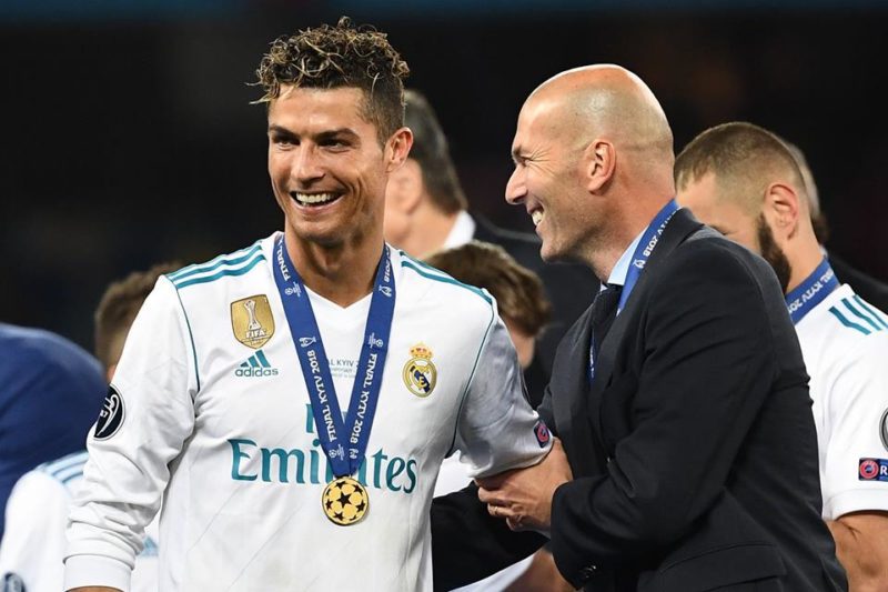 Zidane holding Ronaldo tight