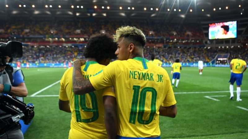 Neymar Jr. [10] whispering into the ears of William [19]